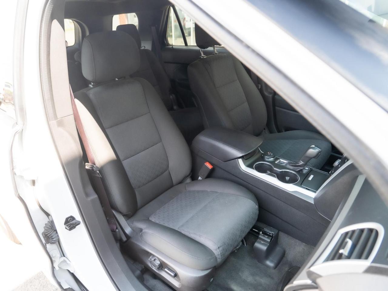 2015 Ford Explorer XLT - Photo #9