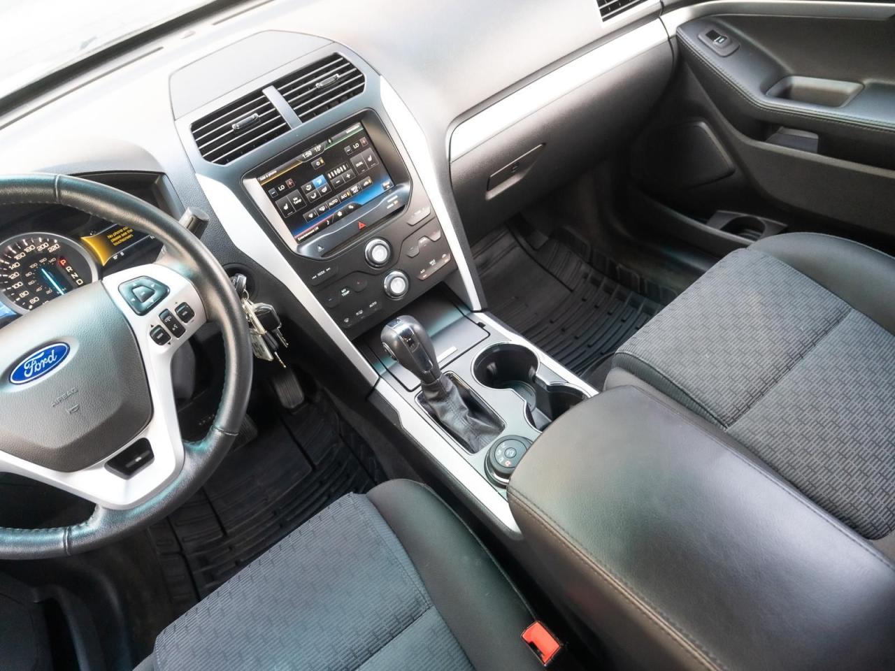 2015 Ford Explorer XLT - Photo #12