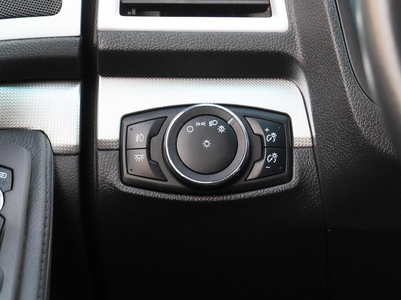2015 Ford Explorer XLT - Photo #17