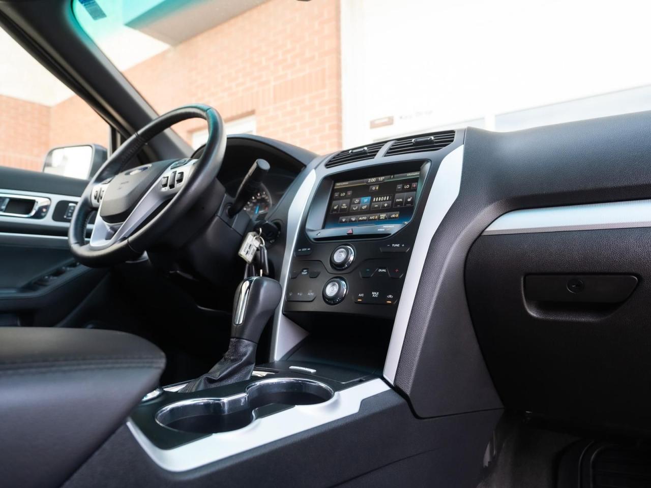 2015 Ford Explorer XLT - Photo #21