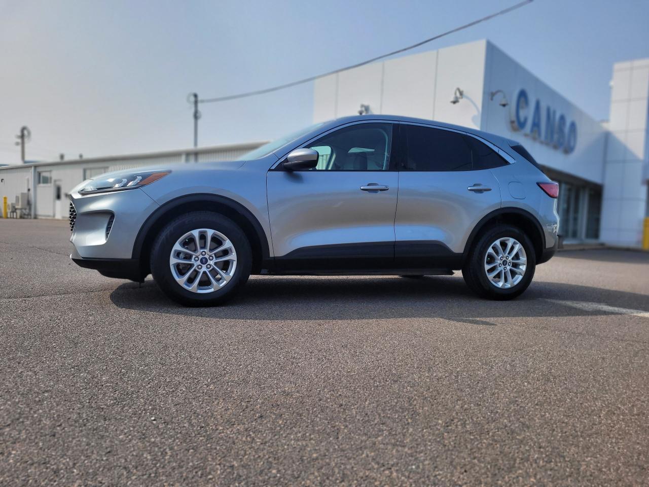 2021 Ford Escape SE AWD W/NEW TIRES Photo2