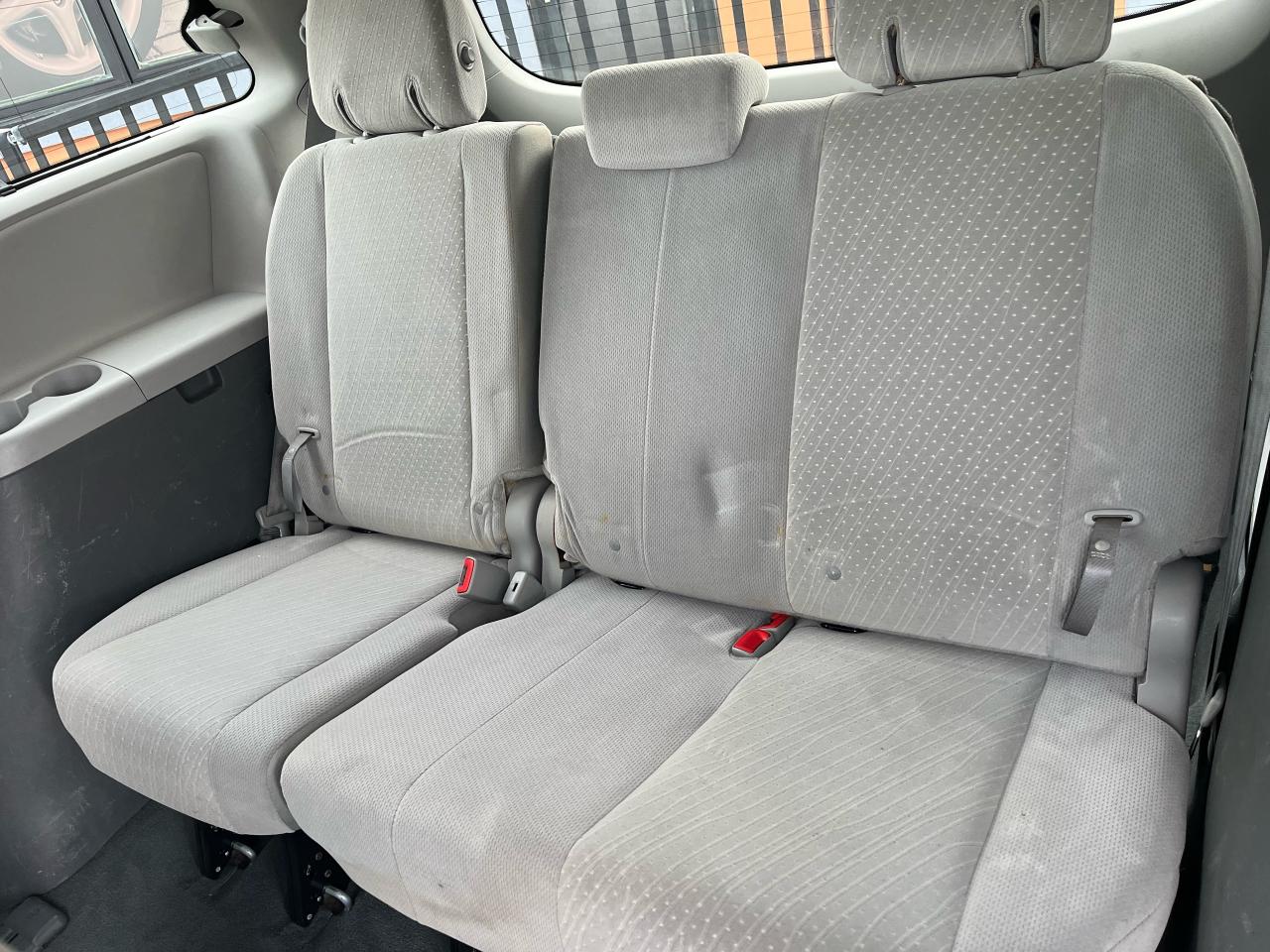 2019 Toyota Sienna LE | PWR SLIDING DOORS | APPLE CARPLAY | - Photo #11