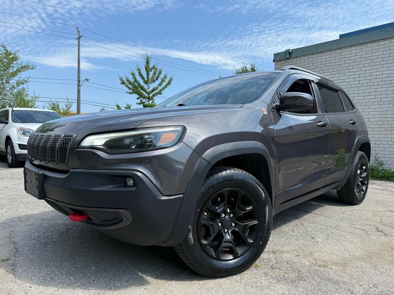 2019 Jeep Cherokee Trailhawk 4x4 *CLEAN CARFAX*SAFETY INCL*LOADED* - Photo #2