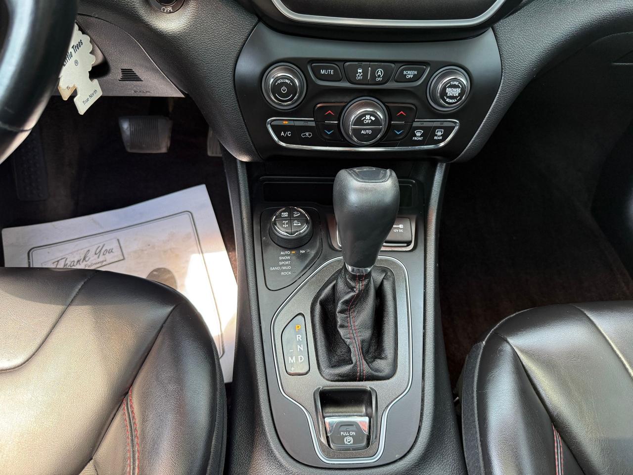 2019 Jeep Cherokee Trailhawk 4x4 *CLEAN CARFAX*SAFETY INCL*LOADED* - Photo #10