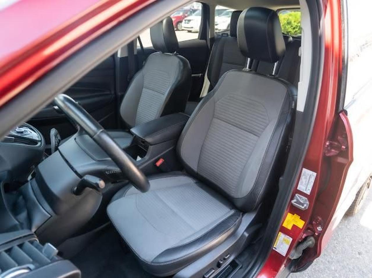 2019 Ford Escape Titanium - Photo #8