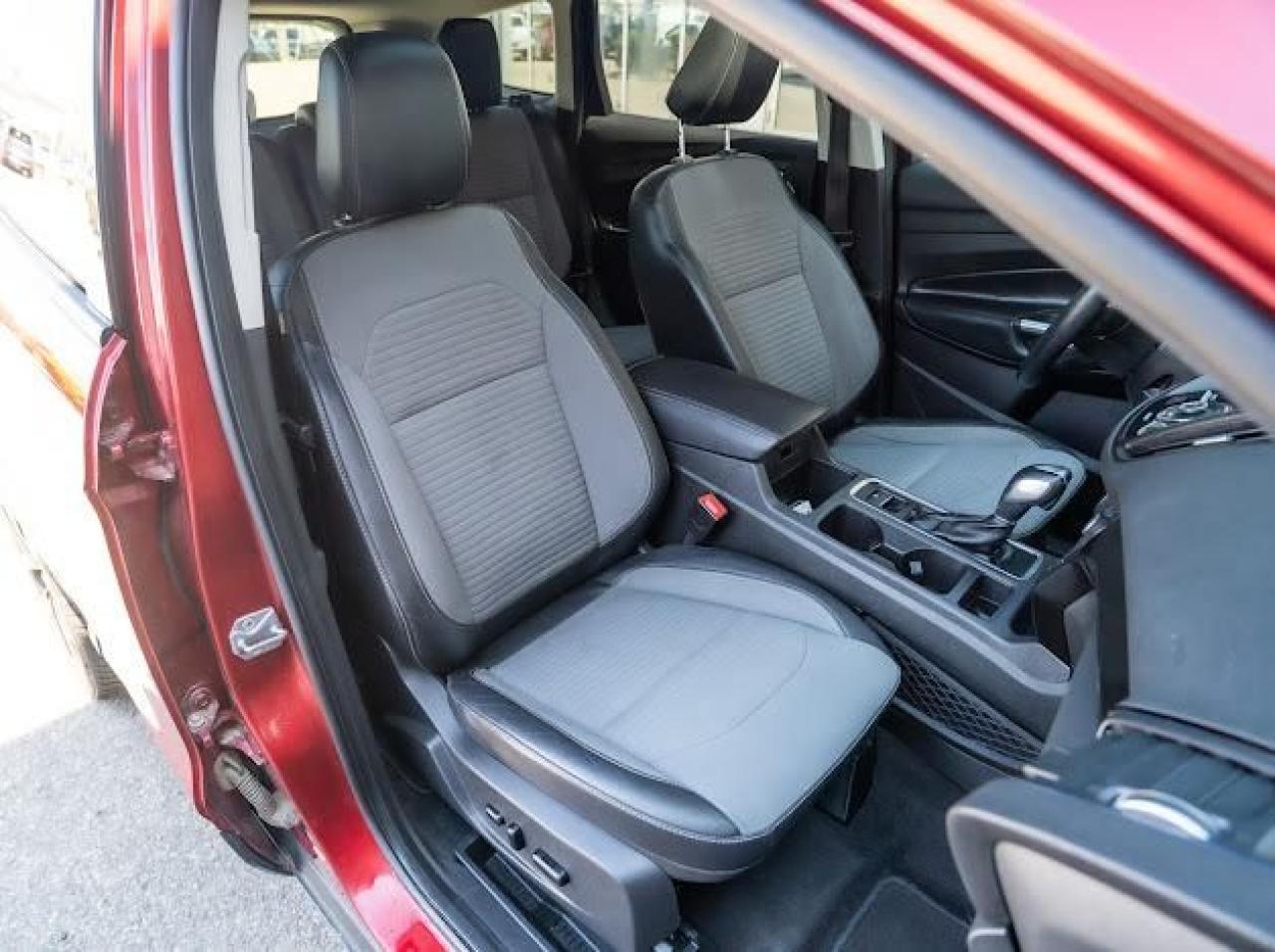 2019 Ford Escape Titanium - Photo #9