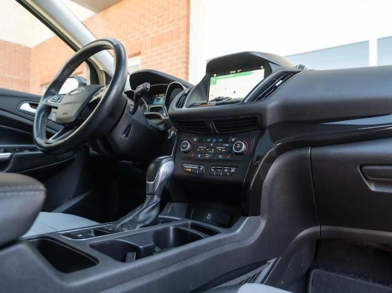 2019 Ford Escape Titanium - Photo #23