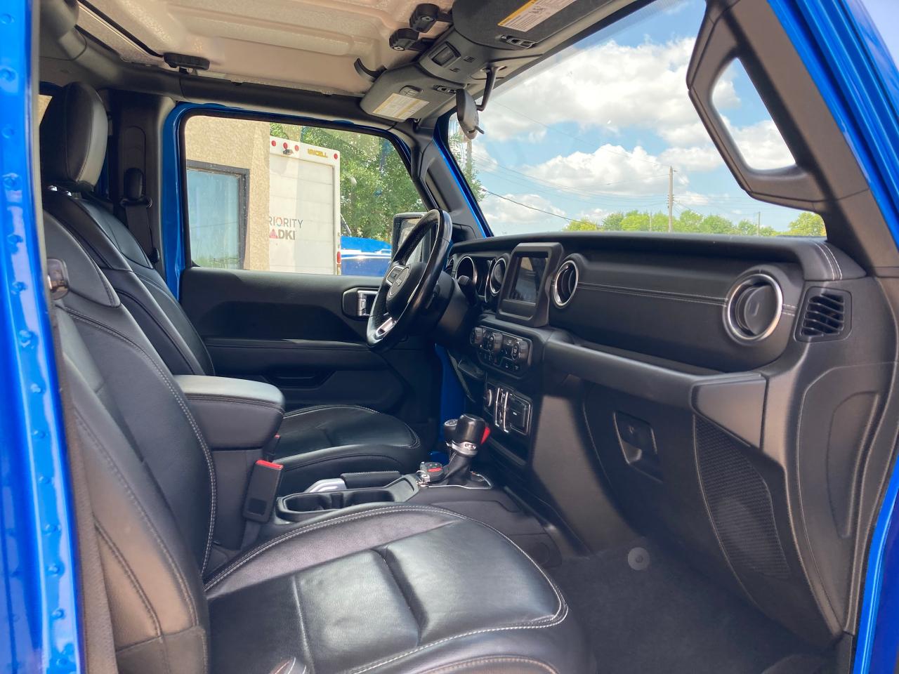 2020 Jeep Gladiator Overland - Photo #9