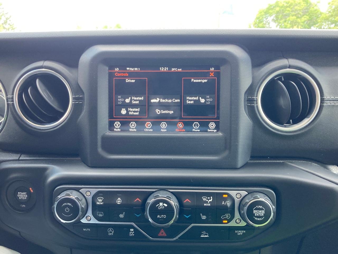2020 Jeep Gladiator Overland - Photo #16