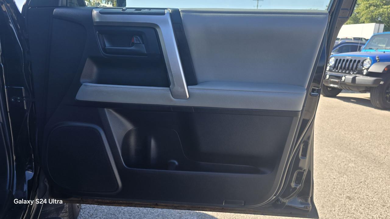 2013 Toyota 4Runner SR5 - Photo #12