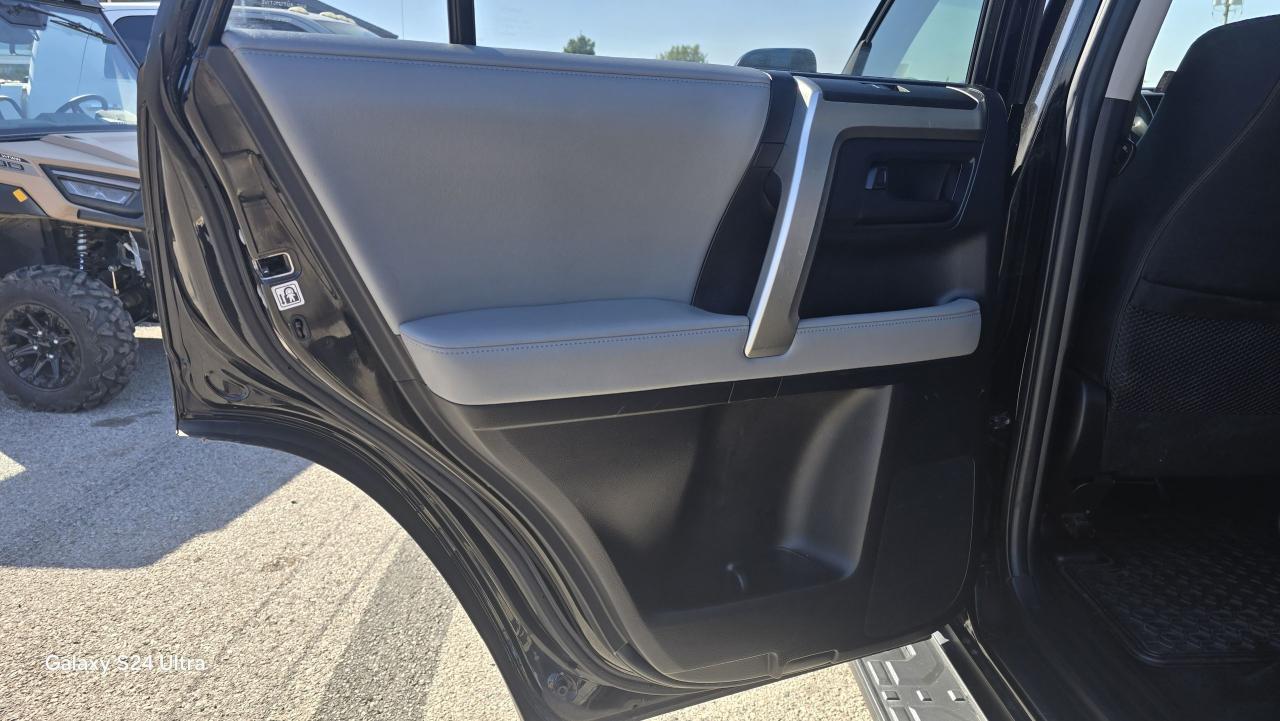 2013 Toyota 4Runner SR5 - Photo #18