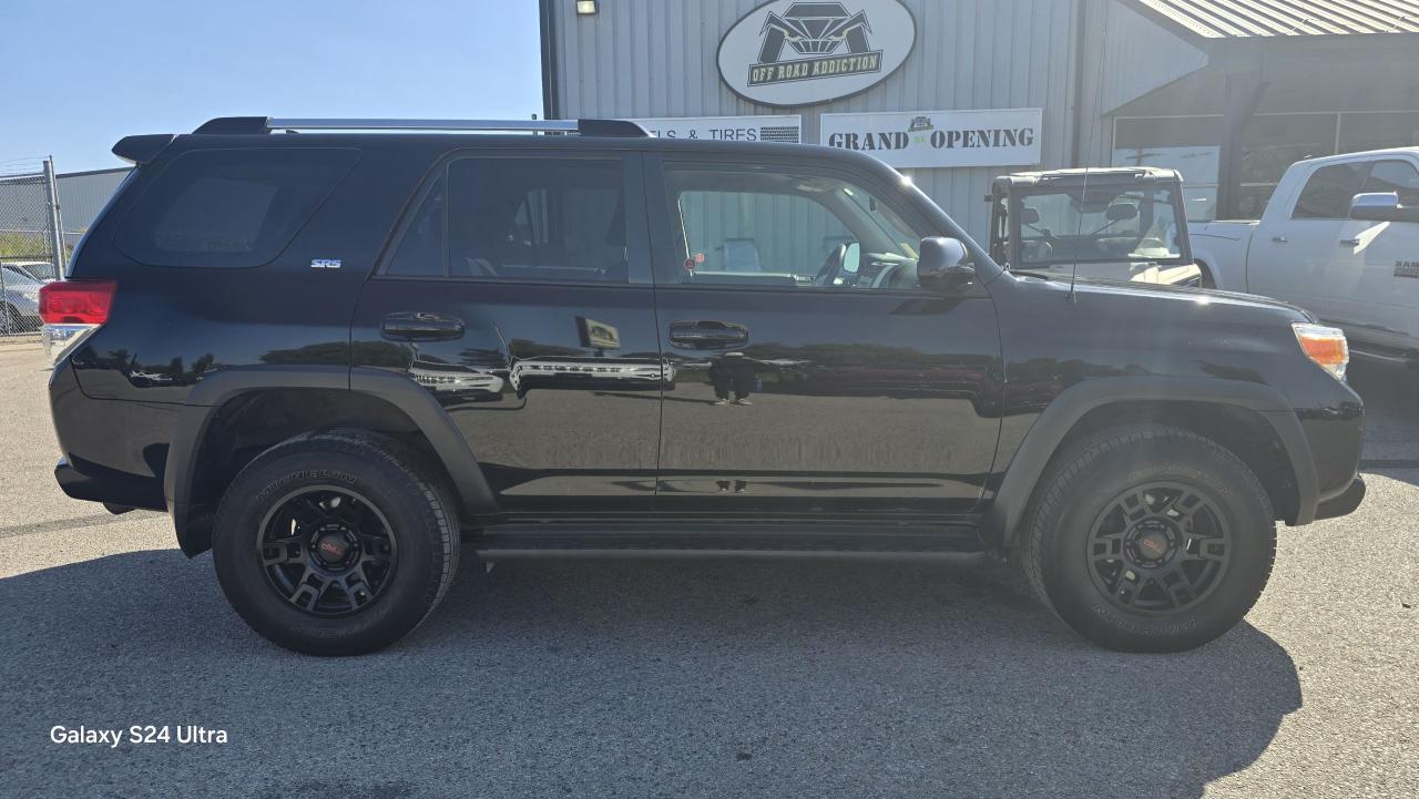 2013 Toyota 4Runner SR5 - Photo #6