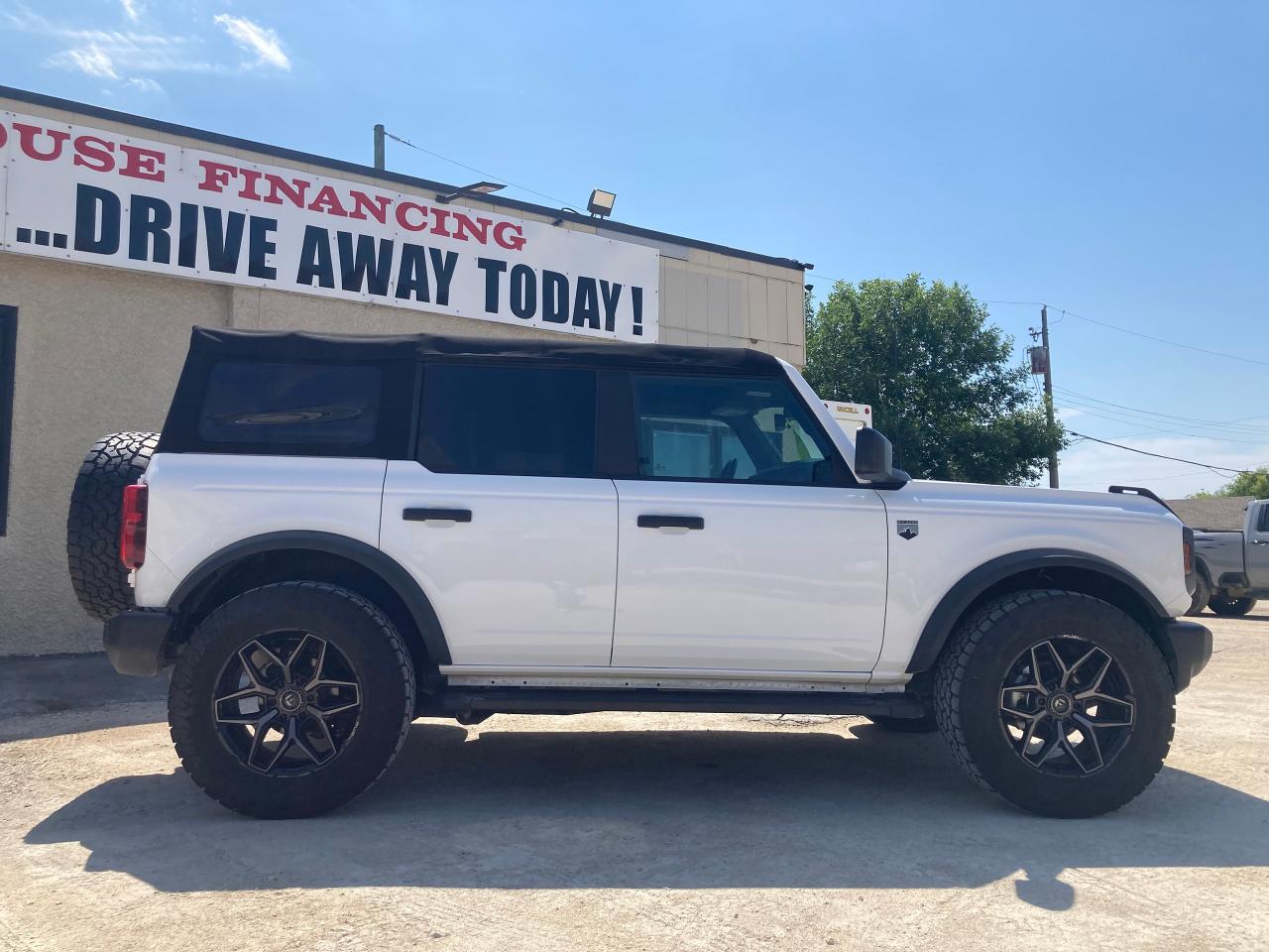 2022 Ford Bronco Big Bend - Photo #6