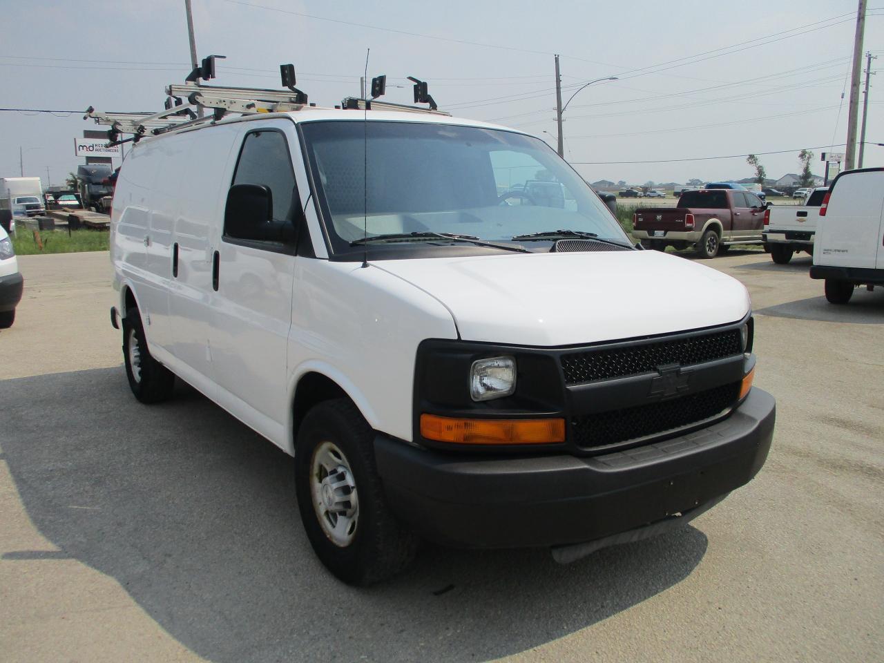 2015 Chevrolet Express Cargo Van  - Photo #3