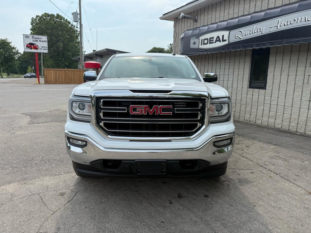 2018 GMC Sierra 1500 SLE - Photo #11