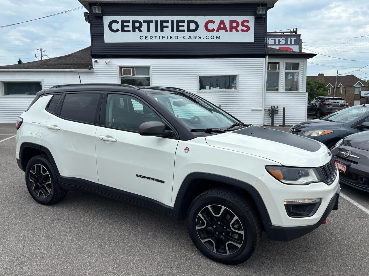 2019 Jeep Compass Trailhawk ** 4WD, NAV, HTD SEAT ** Photo
