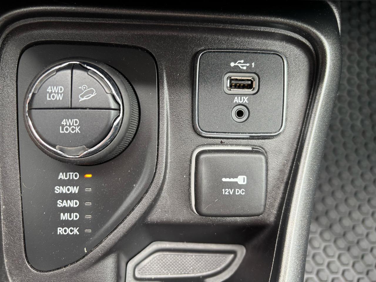 2019 Jeep Compass Trailhawk ** 4WD, NAV, HTD SEAT ** Photo