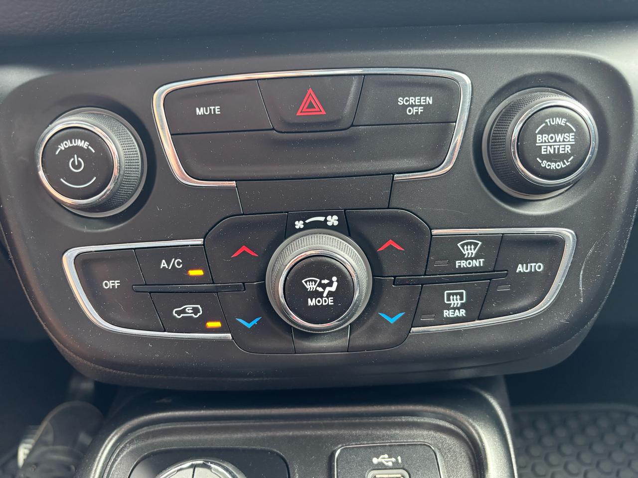 2019 Jeep Compass Trailhawk ** 4WD, NAV, HTD SEAT ** Photo