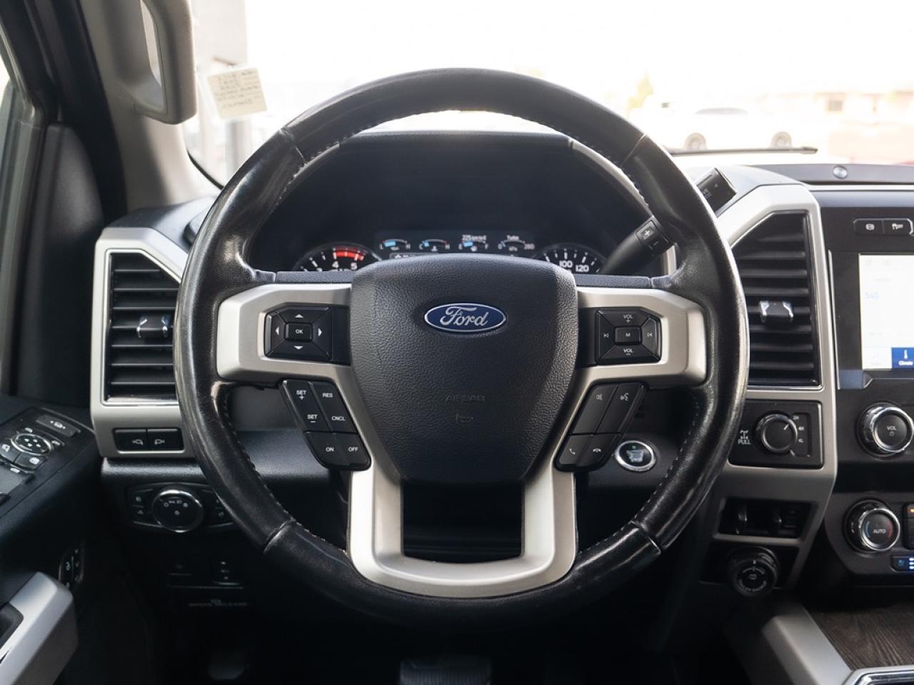 2021 Ford SUPER DUTY F-350 SRW LARIAT 4WD Crew Cab 6.75' Box DIESEL Photo10
