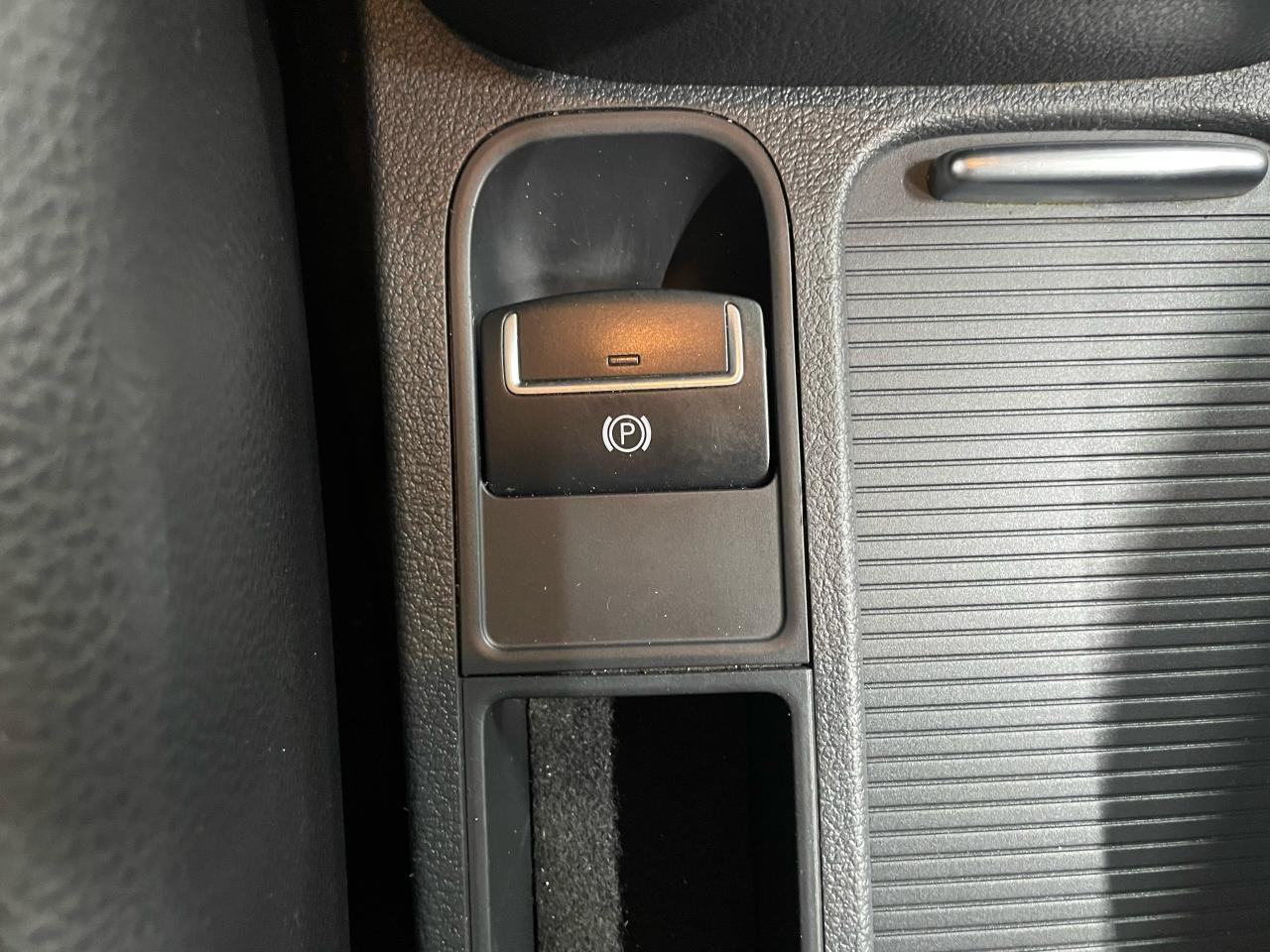 2015 Volkswagen Tiguan COMFORTLINE Photo39