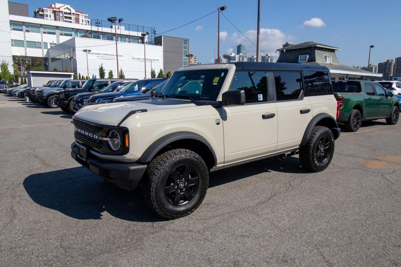 2025 Ford Bronco Big Bend 4 Door 4x4 Photo1