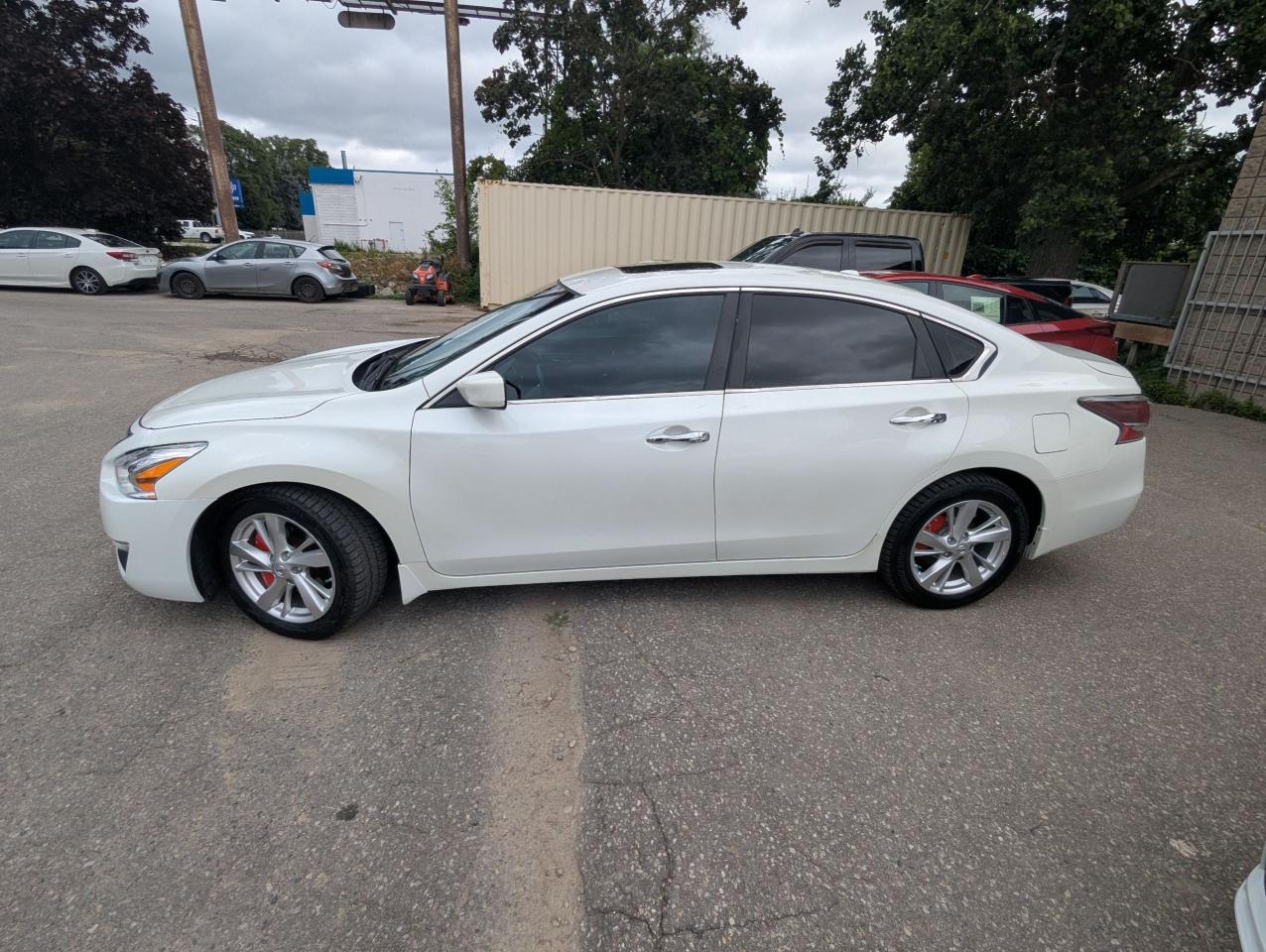2015 Nissan Altima 2.5 SV Photo4
