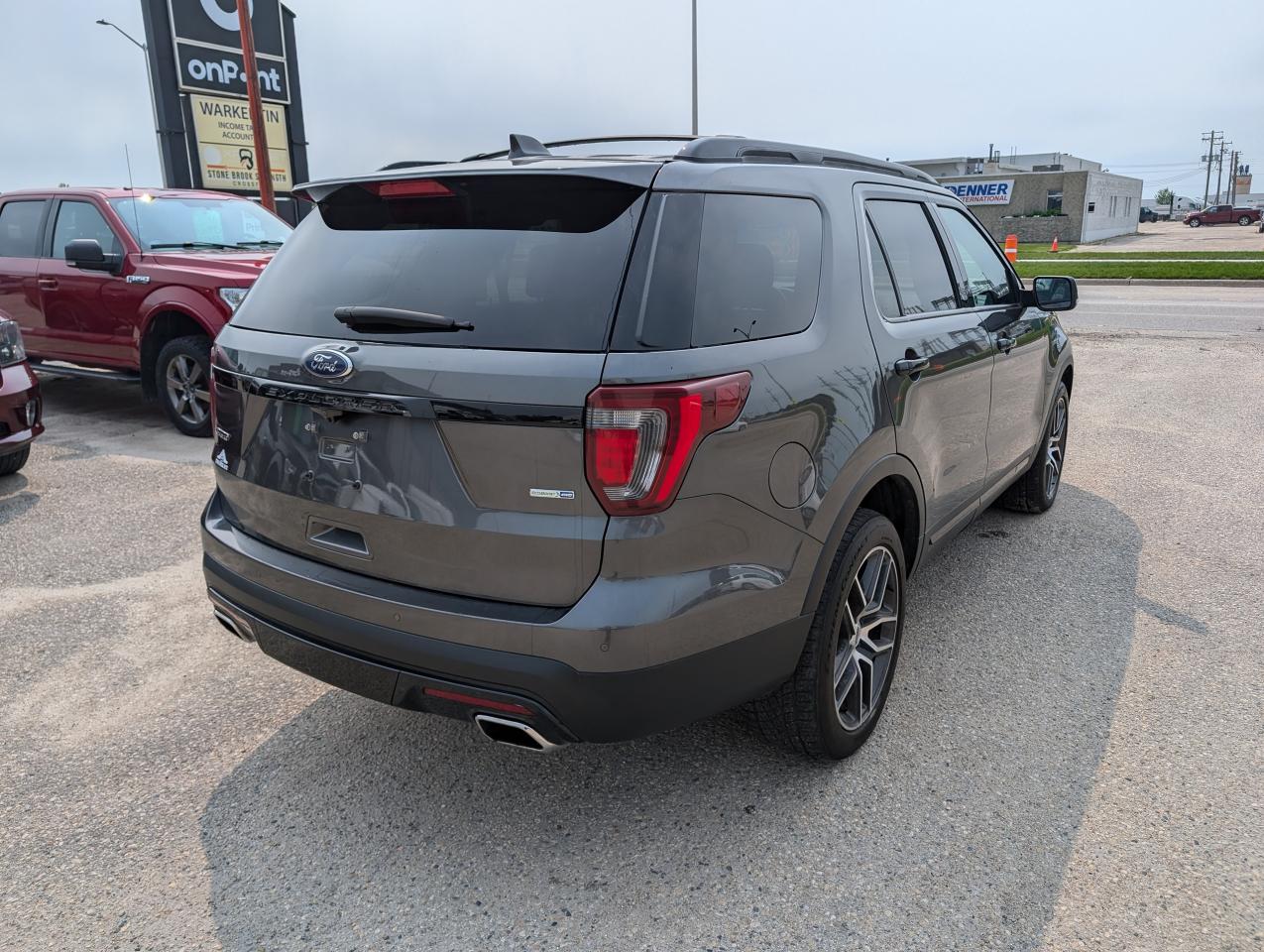 2016 Ford Explorer SPORT | NO ACCIDENTS | LOW KMS | TWIN TURBO - Photo #4