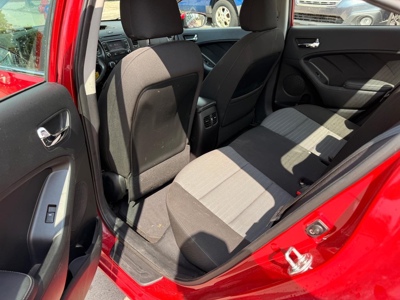 2014 Kia Forte 4dr Sdn Auto EX w/Sunroof - Photo #17