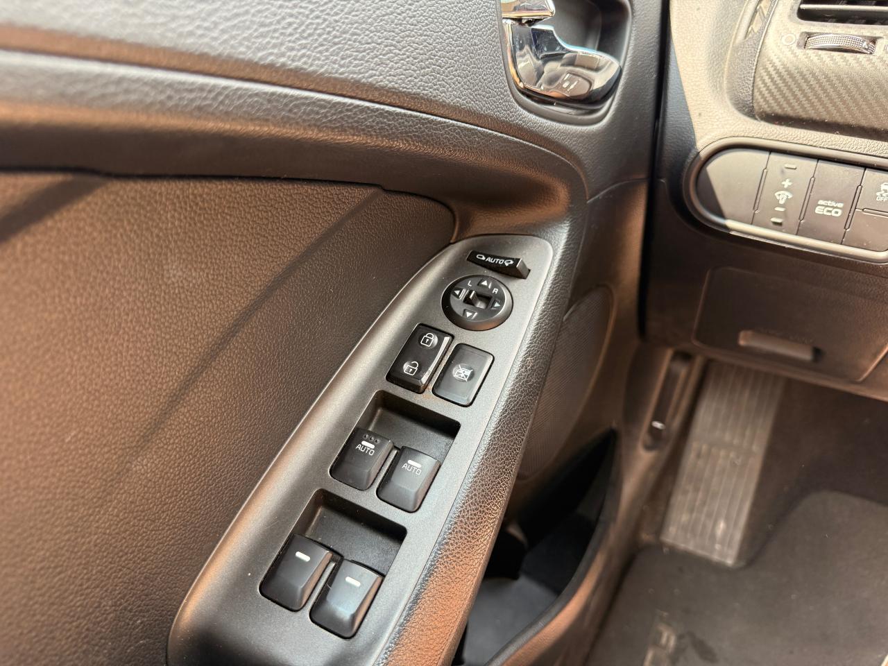 2014 Kia Forte 4dr Sdn Auto EX w/Sunroof - Photo #35