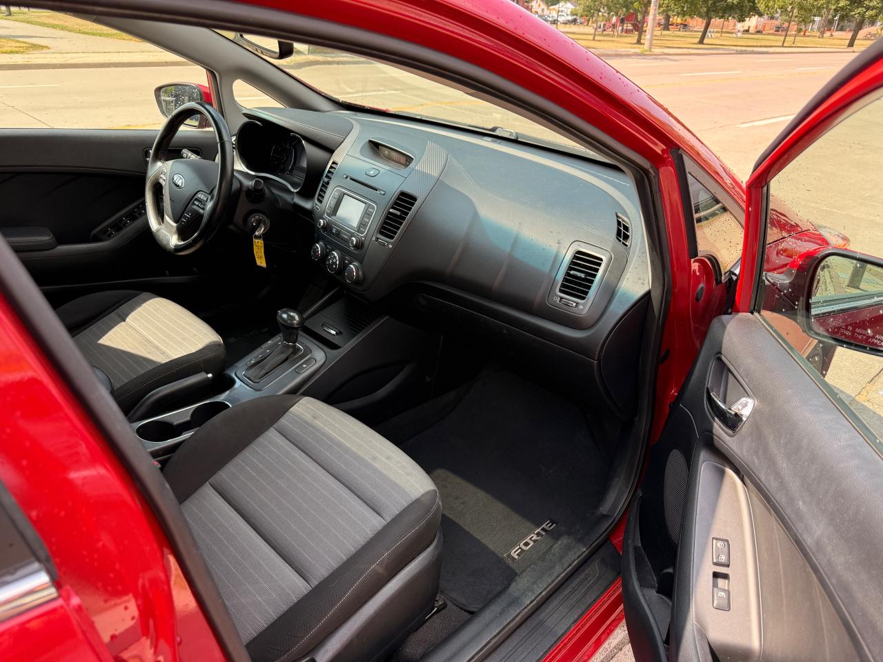2014 Kia Forte 4dr Sdn Auto EX w/Sunroof - Photo #28