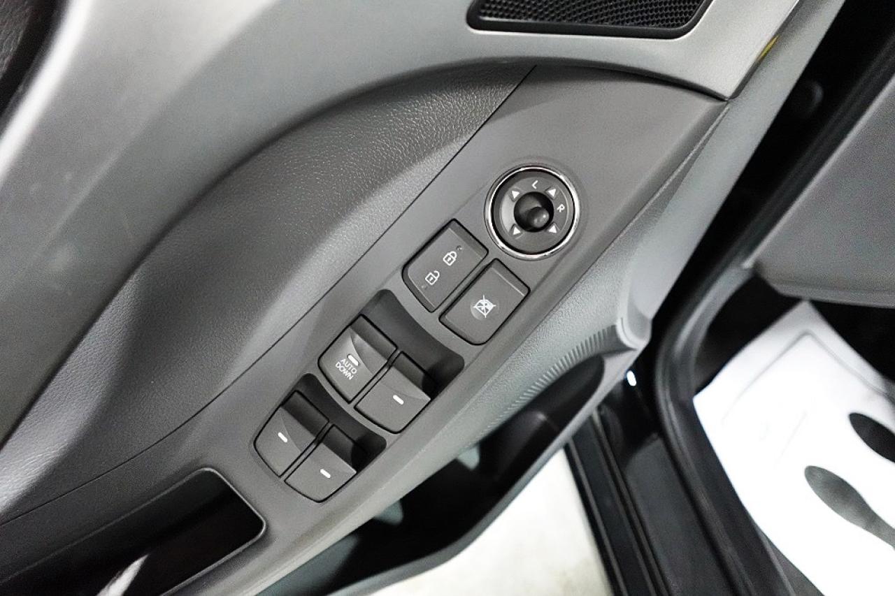 2013 Hyundai Elantra GL - LOW KM, NO ACCIDENT, WELL MAINTAINED - Photo #13