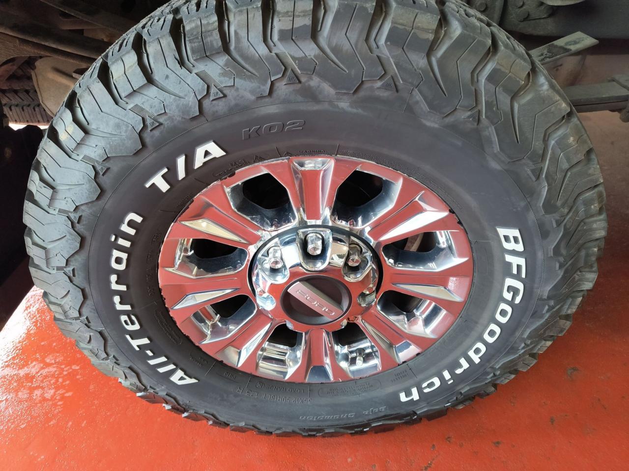 2019 Ford SUPER DUTY F-250 SRW XLT Photo0