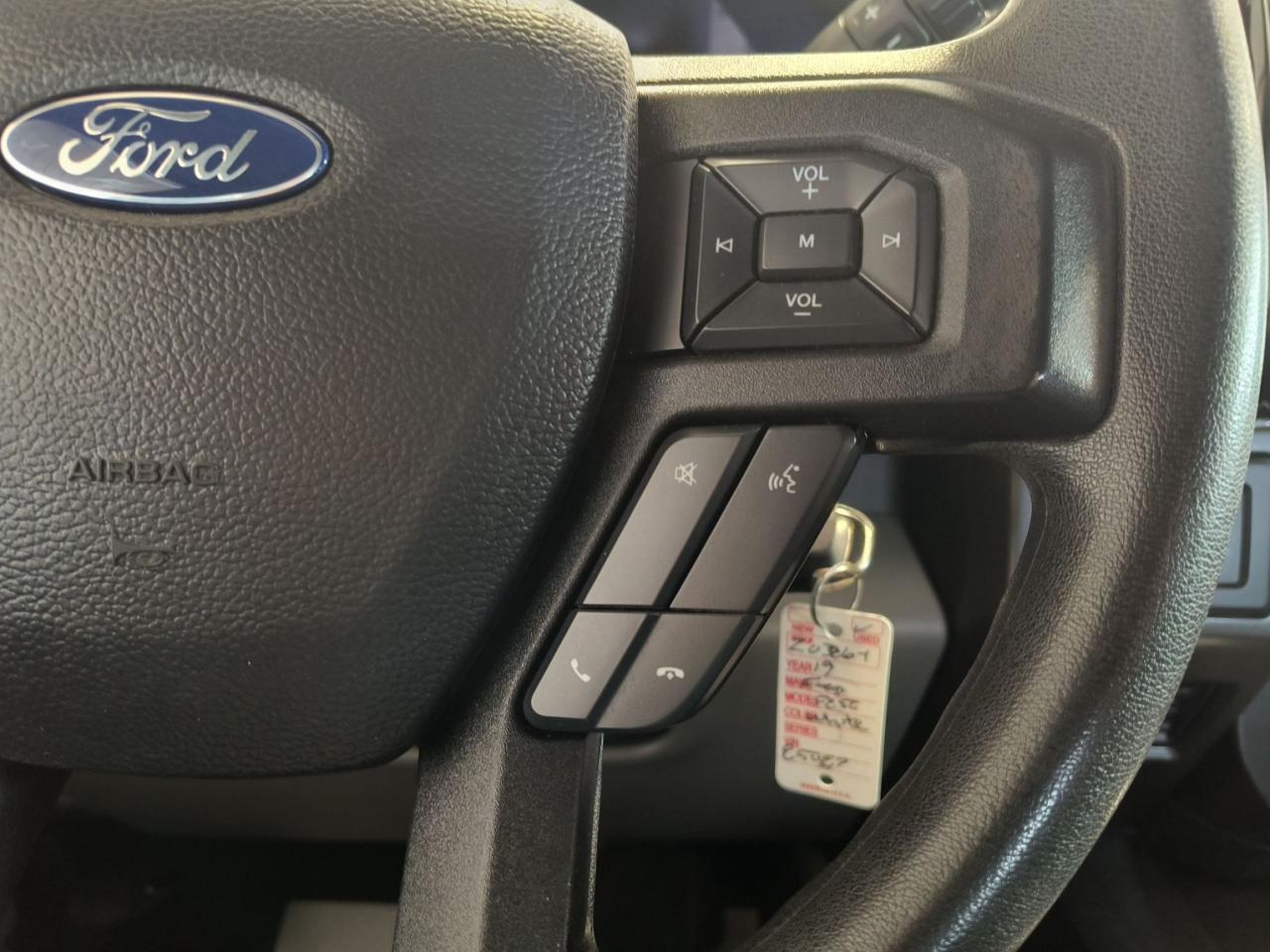 2019 Ford SUPER DUTY F-250 SRW XLT Photo0