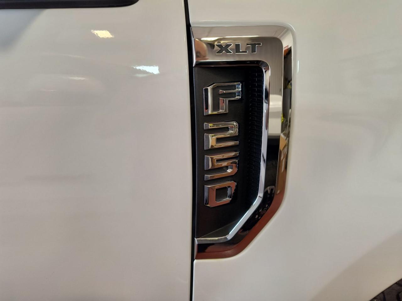 2019 Ford SUPER DUTY F-250 SRW XLT Photo0