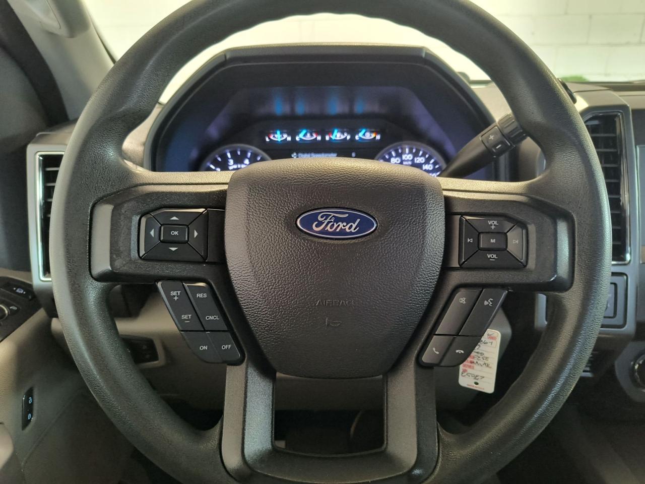 2019 Ford SUPER DUTY F-250 SRW XLT Photo0