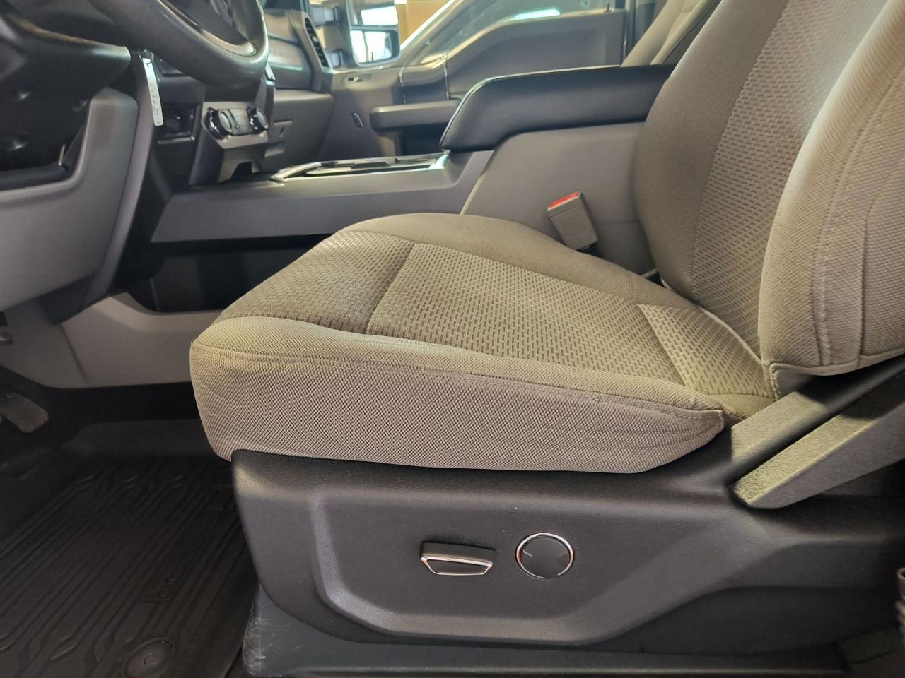 2019 Ford SUPER DUTY F-250 SRW XLT Photo0