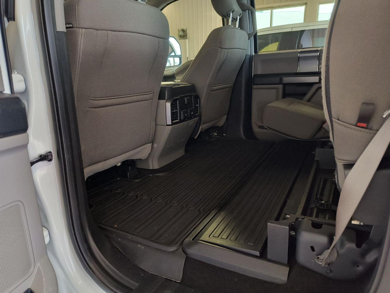 2019 Ford SUPER DUTY F-250 SRW XLT Photo0