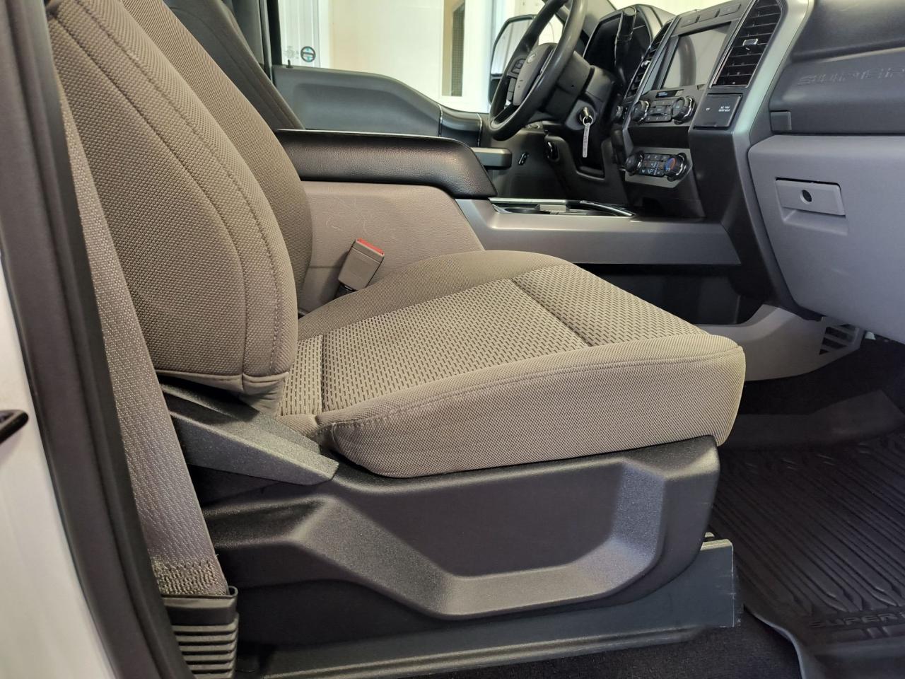 2019 Ford SUPER DUTY F-250 SRW XLT Photo0