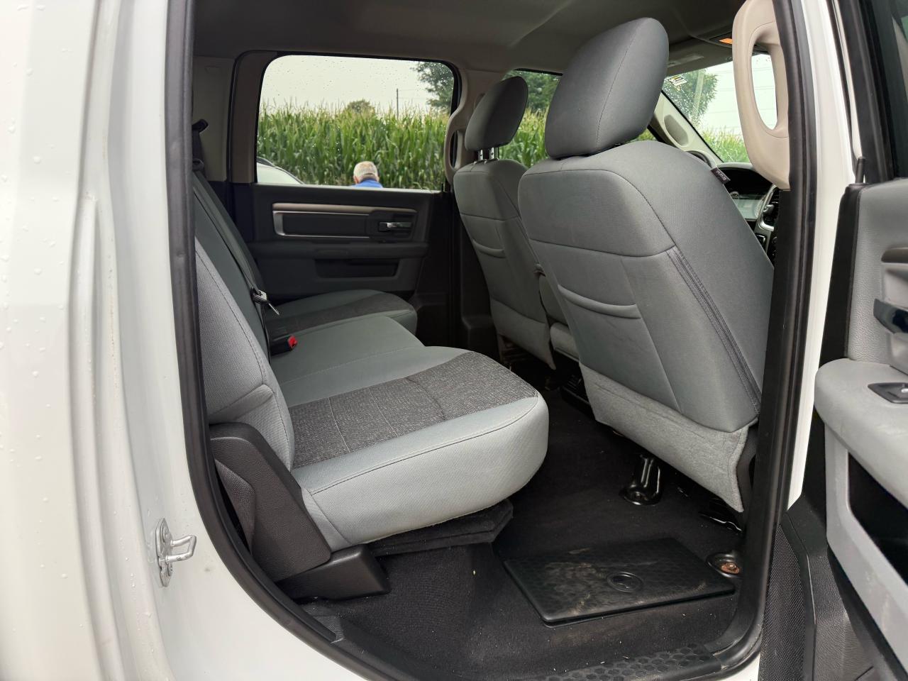 2019 RAM 1500 Classic SLT - Photo #4