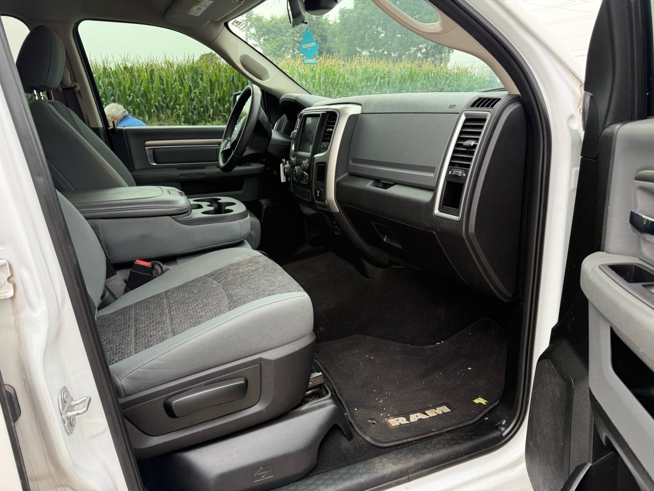 2019 RAM 1500 Classic SLT - Photo #5