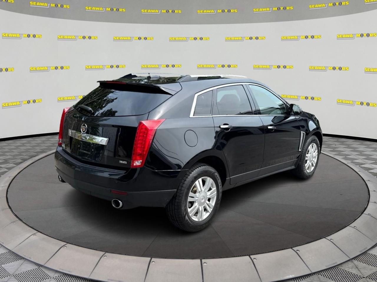 2016 Cadillac SRX Luxury - Photo #3