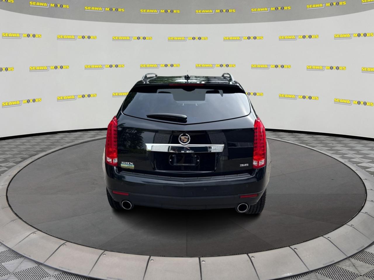 2016 Cadillac SRX Luxury - Photo #4