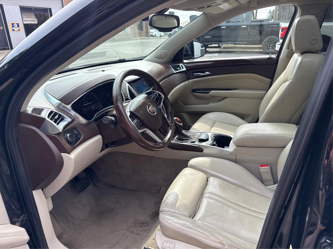 2016 Cadillac SRX Luxury - Photo #9