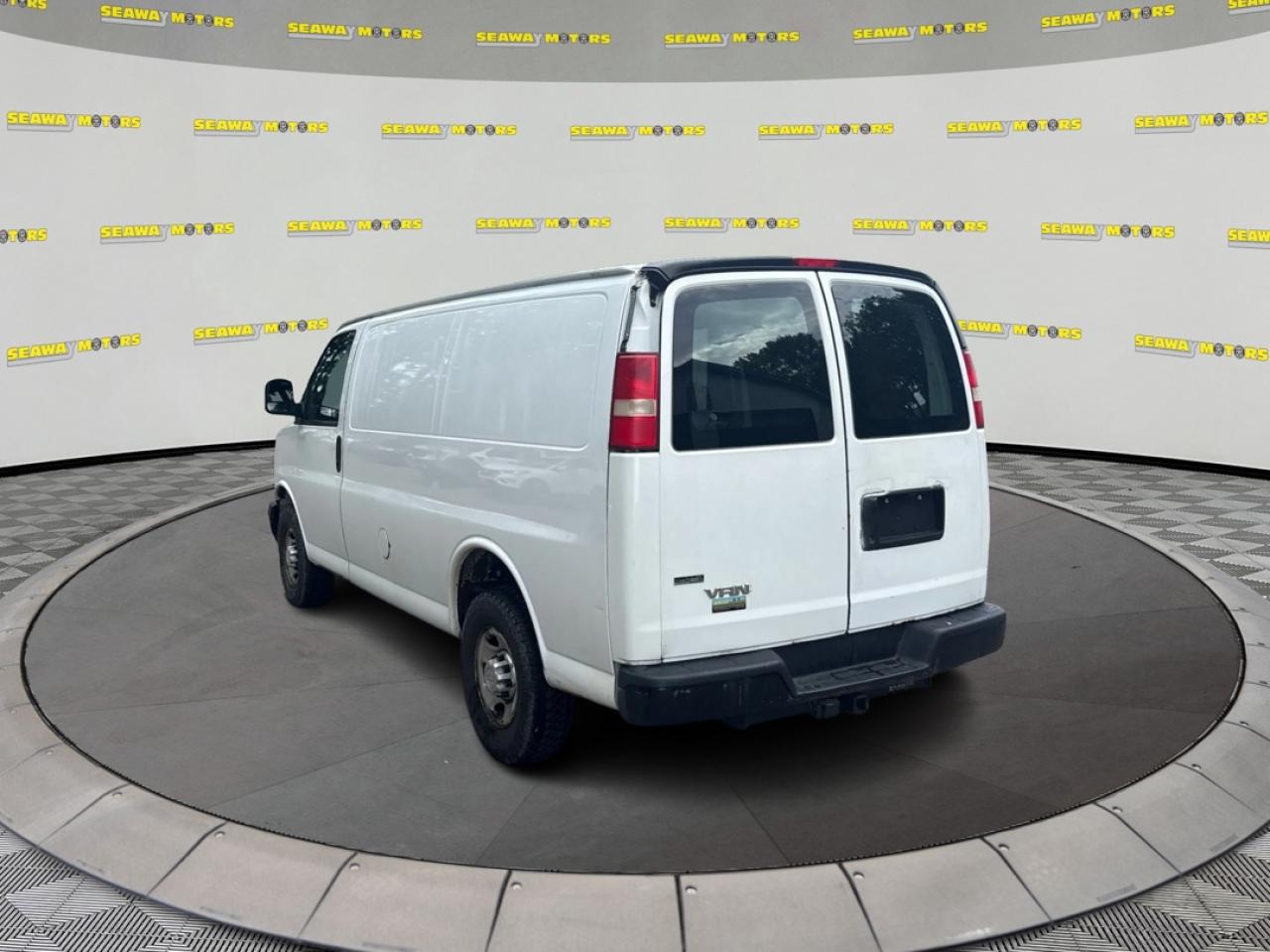 2012 Chevrolet Express G2500 - Photo #5