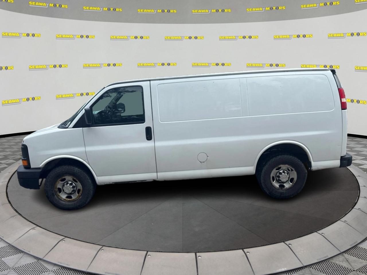 2012 Chevrolet Express G2500 - Photo #6