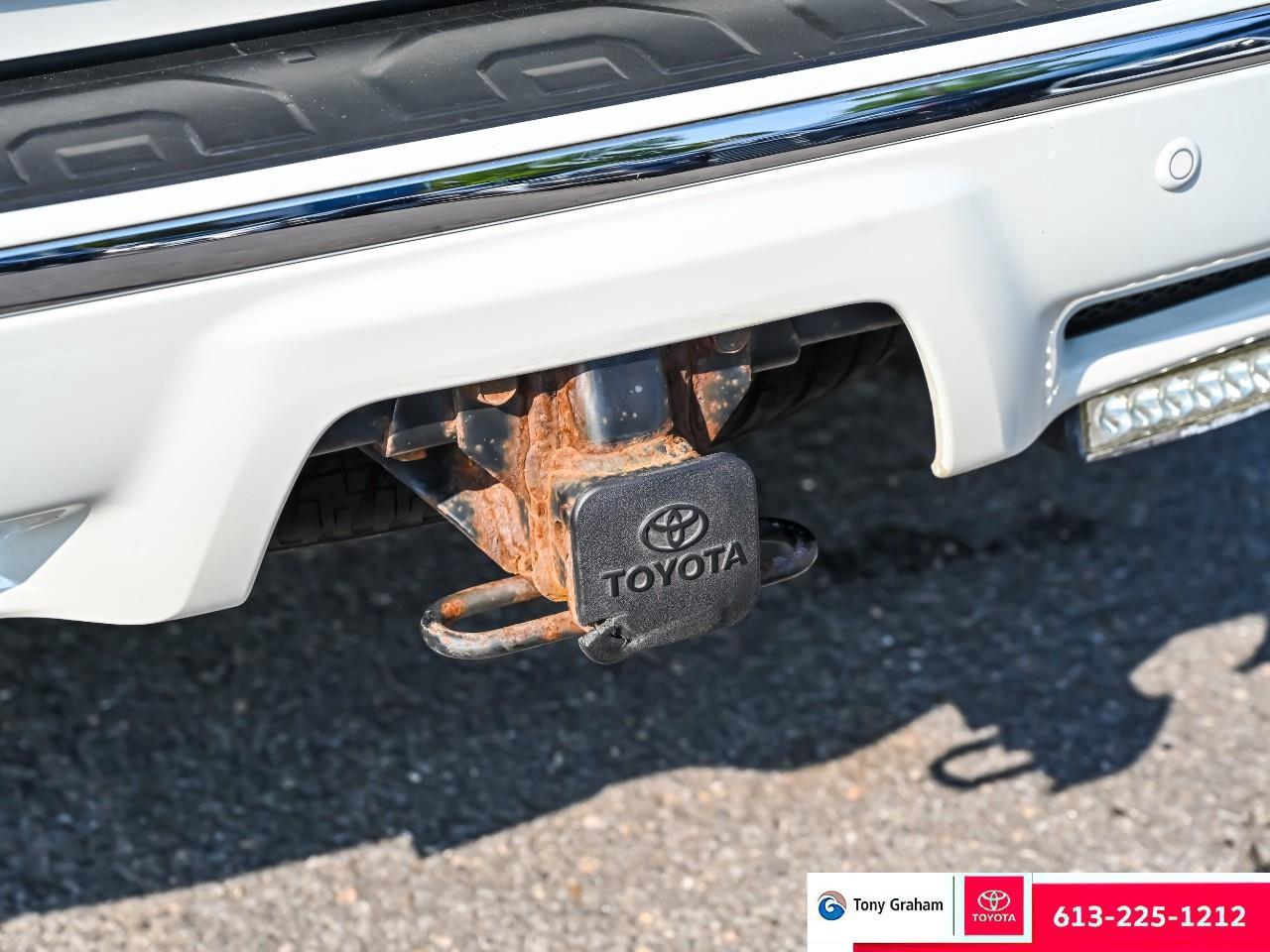 2019 Toyota 4Runner SR5 Photo4