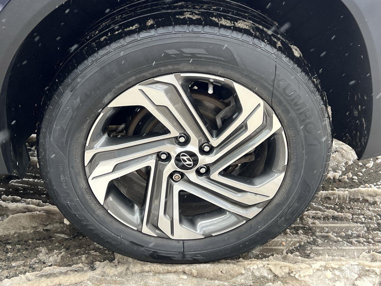 2021 Hyundai Santa Fe Preferred w/Trend Package MOONROOF, HEATED LEATHER SEATS, POWER SEATS, SIRIUS XM, CRUISE CONTROL, BACK UP CAM, REMOTE/PUSH TO Photo