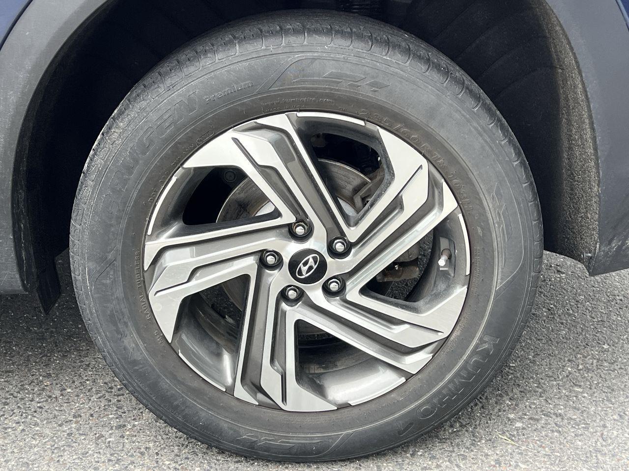 2021 Hyundai Santa Fe Preferred w/Trend Package MOONROOF, HEATED LEATHER SEATS, POWER SEATS, SIRIUS XM, CRUISE CONTROL, BACK UP CAM, REMOTE/PUSH TO Photo