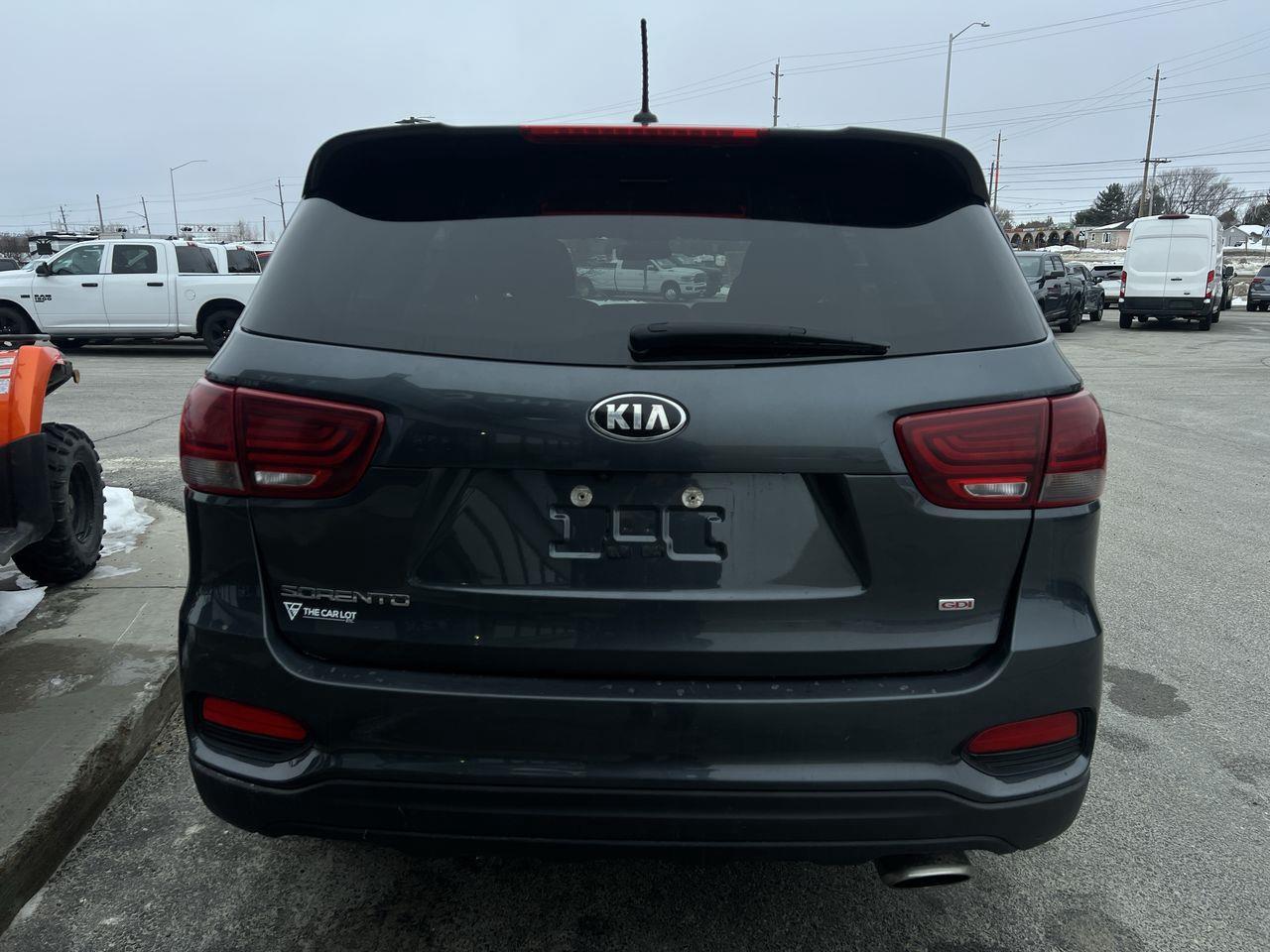 2020 Kia Sorento 2.4L LX AWD, HEATED SEATS, CRUISE CONTROL, BACK UP CAM, REMOTE START!! Photo