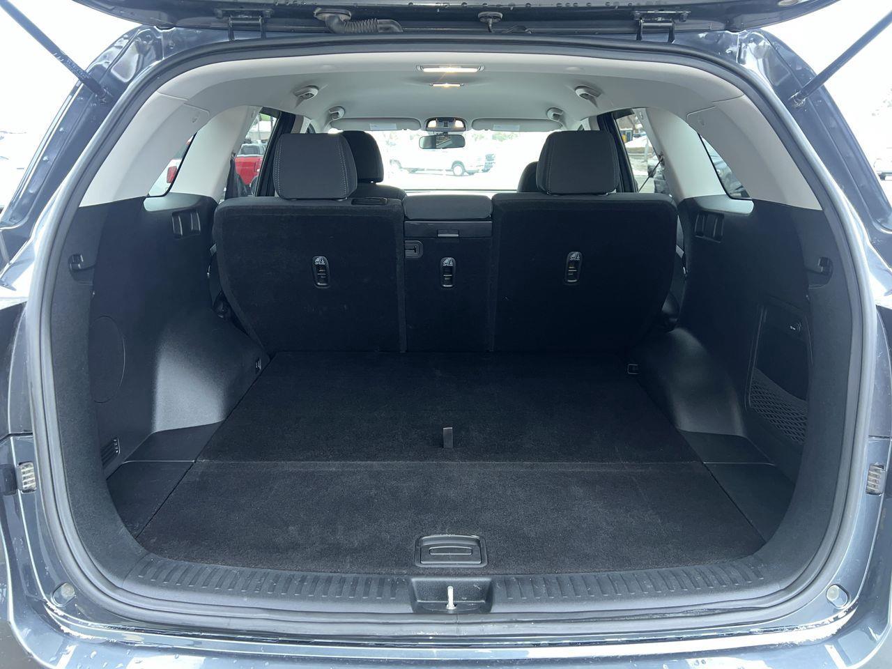 2020 Kia Sorento 2.4L LX AWD, HEATED SEATS, CRUISE CONTROL, BACK UP CAM, REMOTE START!! Photo